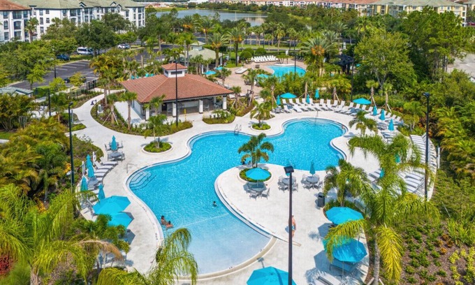 Florida Central Atlantic Coast Condo | VCR1-304 Reserve Deluxe Condo - Modern Decor