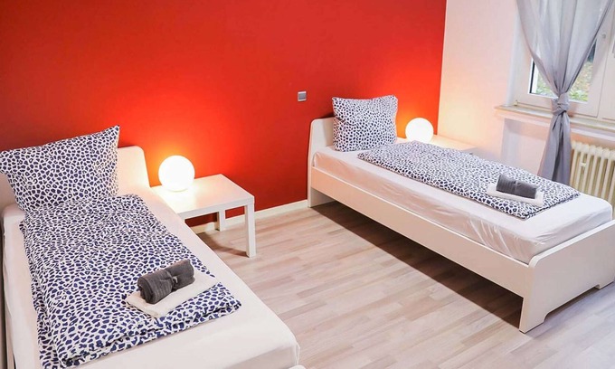 Velbert Apartment | VE01 modern holiday flat with WiFi