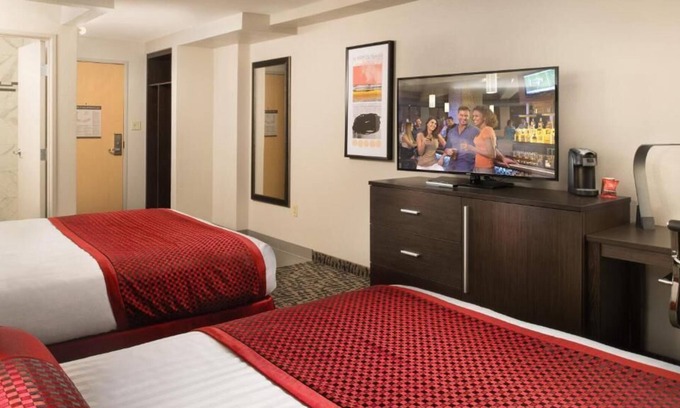 Gateway District House | Vegas Adventure! 2 Spacious Units, Pool, Game Room, Near Lake of Dreams