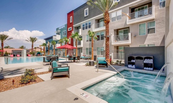 Spring Valley Apartment | Vegas Luxe Getaway