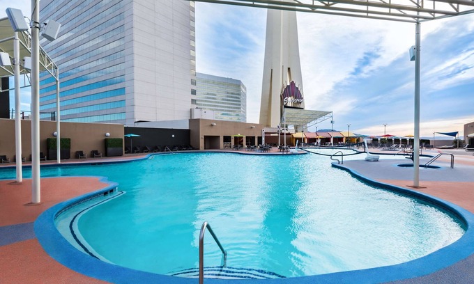 Gateway District Hotel | Vegas Tower, 1 King Bed at The STRAT Hotel, Casino & Tower