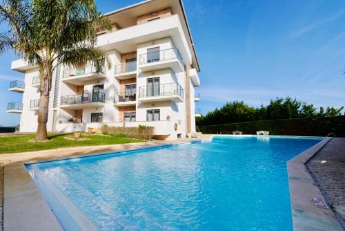 Sao Martinho do Porto Apartment | Vela - Apartment in complex near the beach