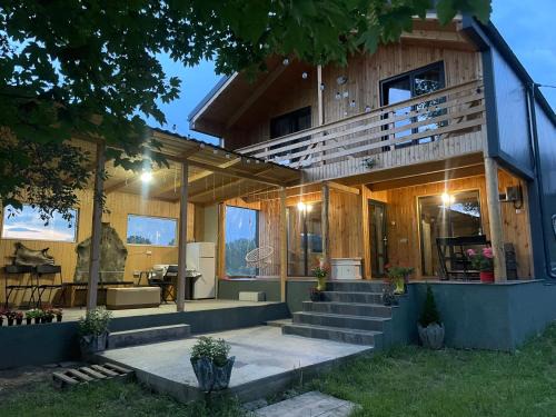 Chiriteni House | Vela's Cabin