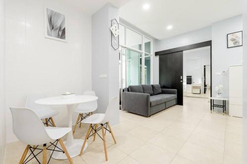 Karon Apartment | Veloche Group