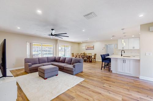 Clearwater House | Venetian Gardens Villa