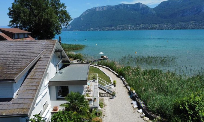 Cessenaz Apartment | Venez Chez Vous - Aux Premières Loges Appartement Pieds dans l'eau