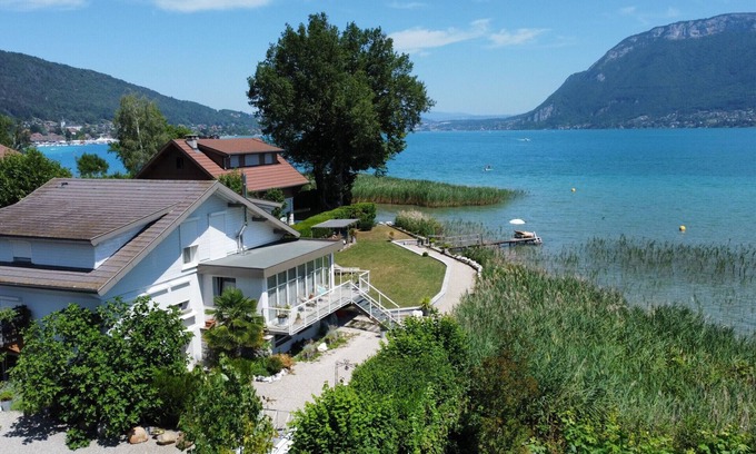Cessenaz Villa | Venez Chez Vous Villa Aux Premières Loges