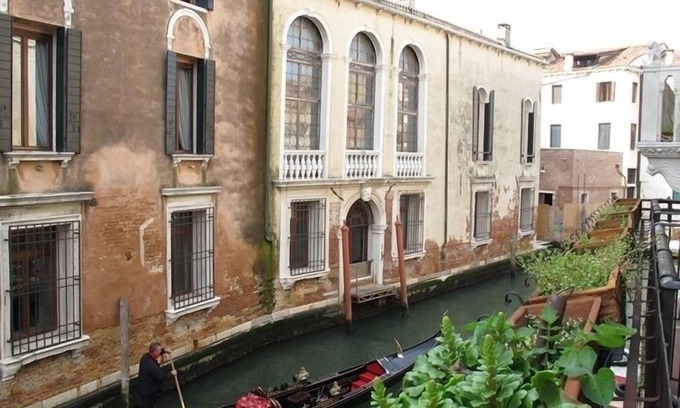 San Polo Apartment | Venice San Polo with Overlooking on Grand Canal