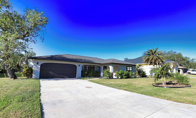 Venice Groves House | Venice Vacay! Pet-friendly pool home in Venice FL!