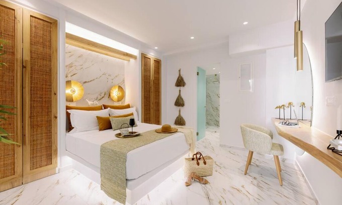 Agios Prokopios House | Venus Suite with Hot Tub