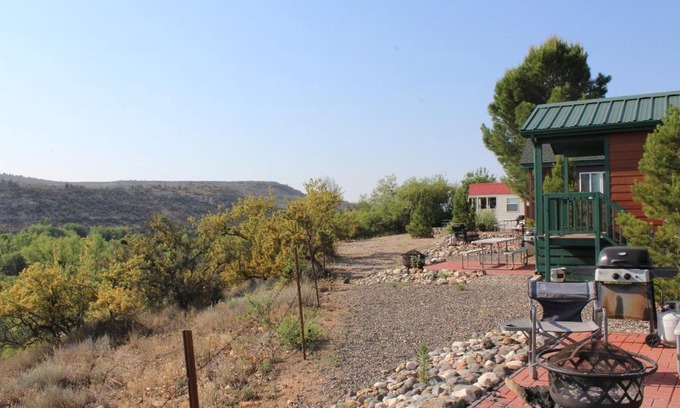 Cherry Resort | Verde Valley Canyon View Cottage 3