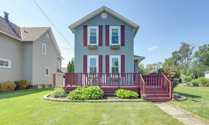Vermilion House | Vermilion Home - Walk to Main Street Beach!