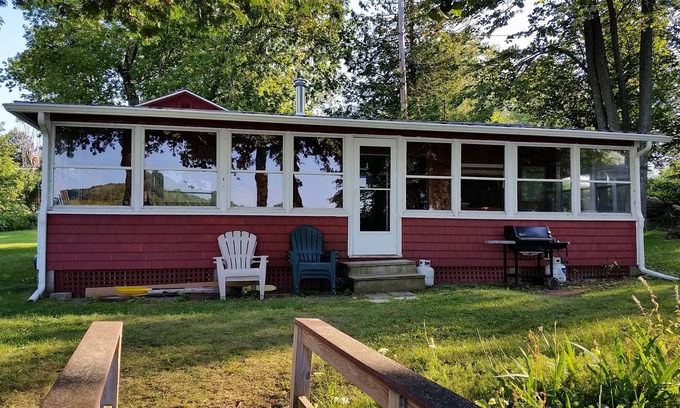 North Ferrisburgh Cottage | Vermont Lake Champlain Cottage - 30 minutes from Burlington or Middlebury