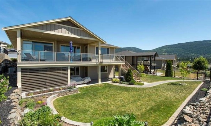 Vernon House | Vernon Home With True Okanagan Lifestyle & View