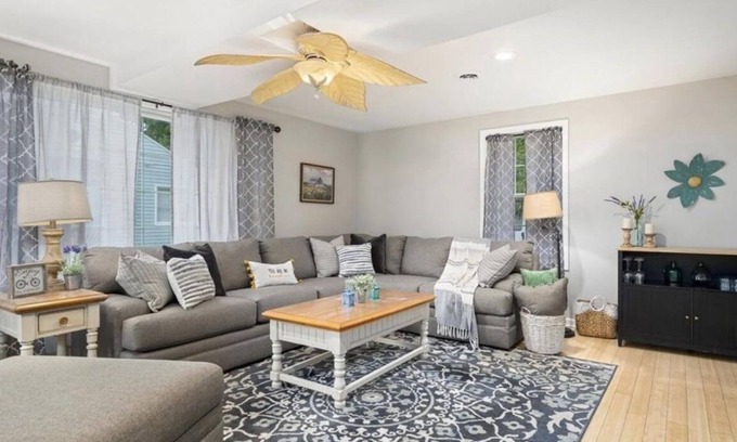 Sylvan Beach House | Verona Beach House: minutes to Sylvan/Verona Beach, Oneida Lake, Amusement park