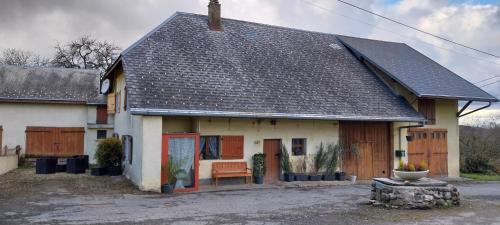 Arbusigny House | Vers La Grange