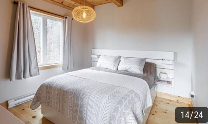 Val Morin Ski Chalet | Very Bright and Quiet Chalet With Spa, 10 Minutes From ski Hills and Lake