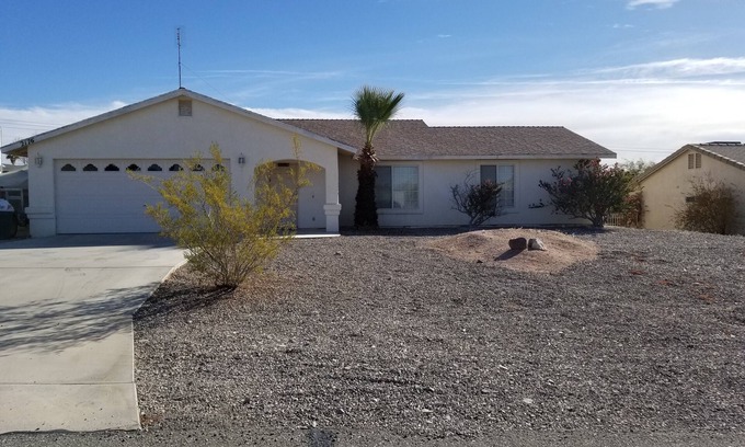 Lake Havasu City House | Very Clean 3 Bedroom sleeps 2 in each bed and has 2 bathrooms.