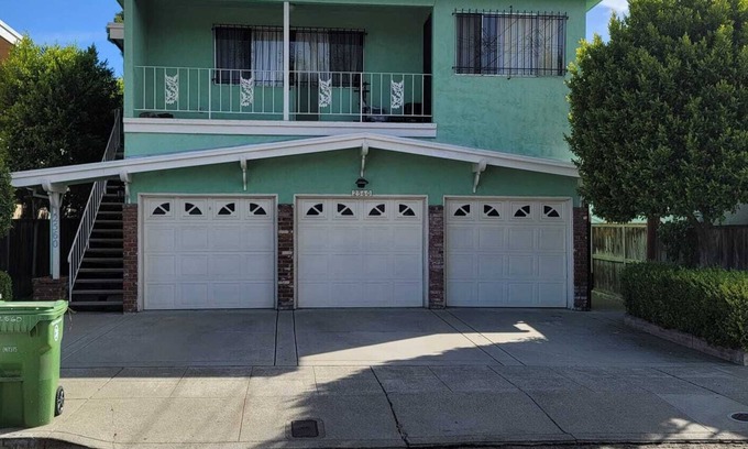 Dimond Apartment | Very clean and cozy, with home gym 5minutes to lake Merritt , close to city sf
