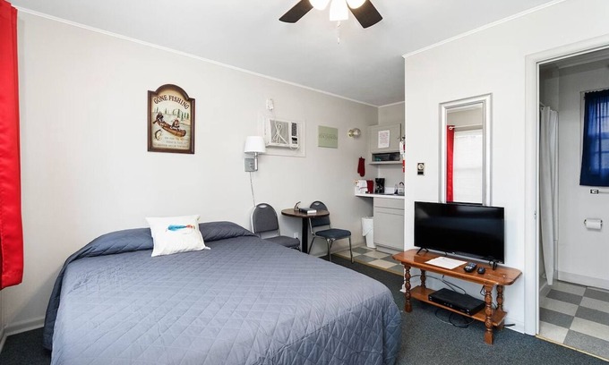 Cassville Cabin | Very comfy and cozy -Cabin 11