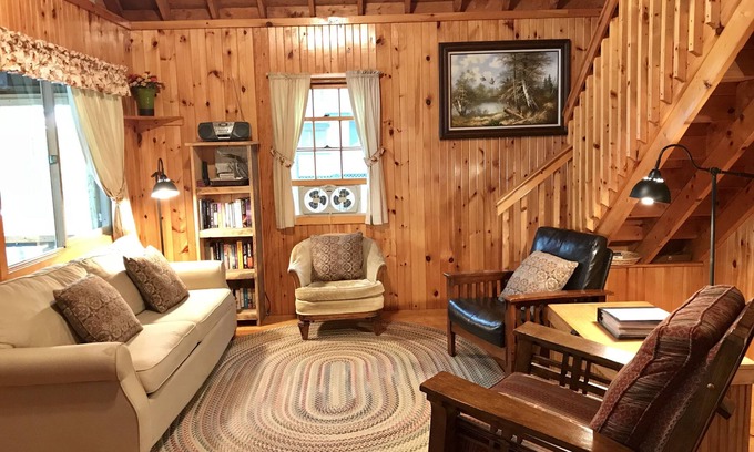 Leeds Cottage | Very Family Friendly Newly Updated Cottage on Androscoggin Lake