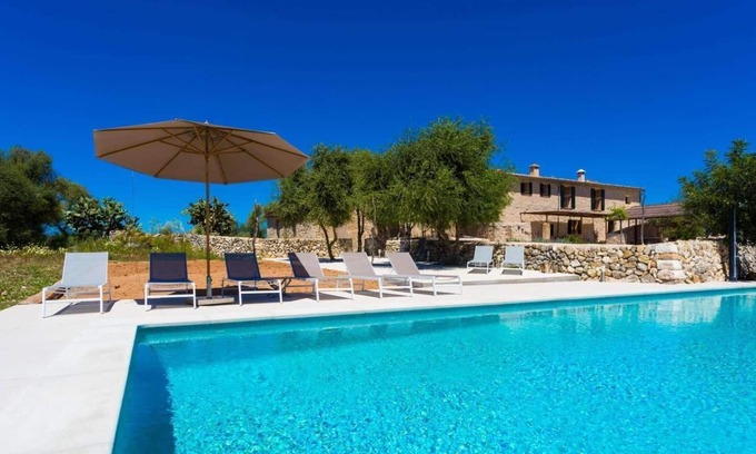 Vilafranca de Bonany Villa | Very huge finca in traditional architectural style