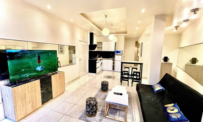 Montlucon Apartment | Very large 155m² loft in the center of town