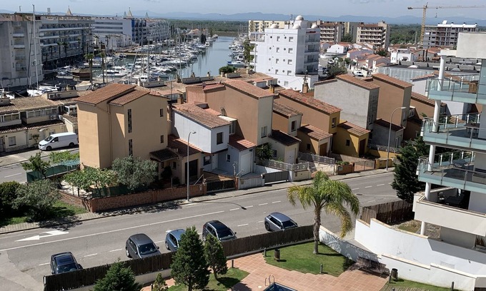Santa Margarida Apartment | very nice apartment with canal view + roof top of 60 m2