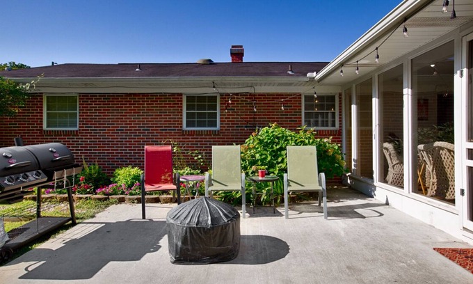 Huntsville House | Very Quiet Lily Flagg Ranch Style Home