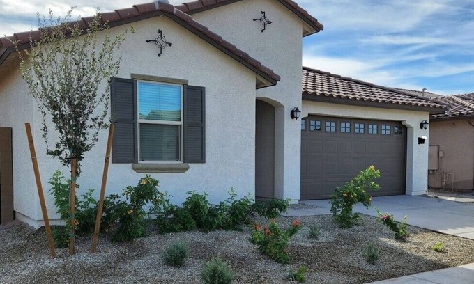 Estrella Village House | Very Spacious 4 Bedrooms, 3 Baths, 2 Full Kitchens, 2 Car Grg, Large or 2 Family