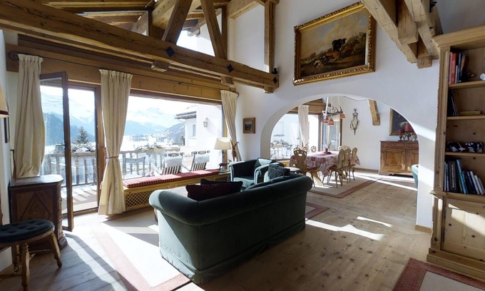 Champfer Apartment | Very spacious, tastefully furnished 5-room-maisonette-apartment with a big balco