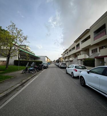 Peretola House | Vespucci Rooms & Apartament Eliana