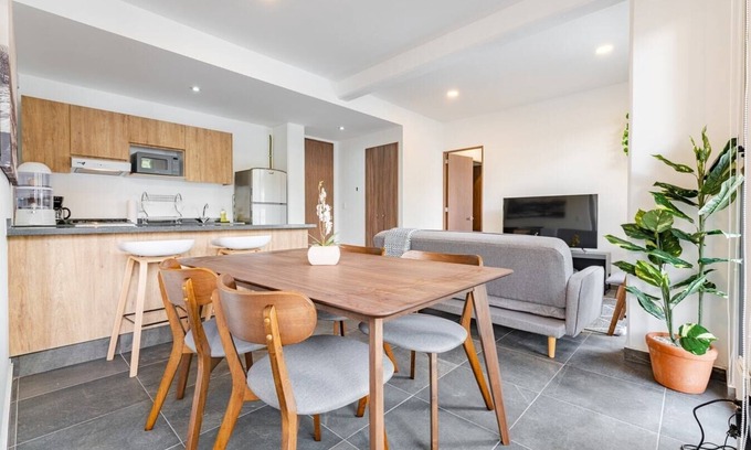 Doctores Apartment | VH | Doctores 2 bedroom w/balcony and parking I 207
