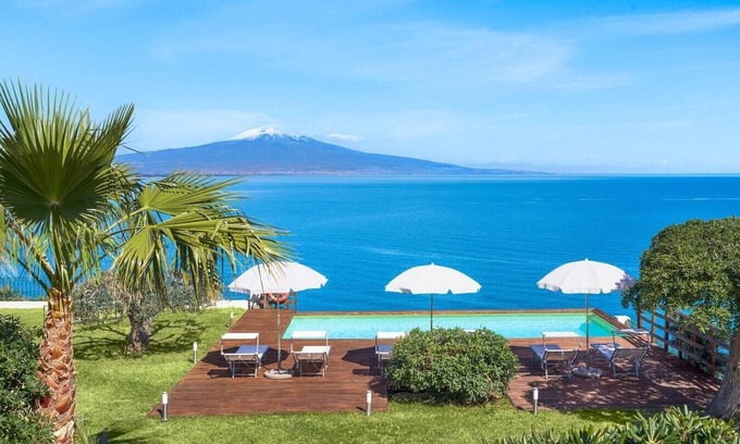 Costa Saracena-Castelluccio Villa | Villa Augusta - sea front villa with swimming pool