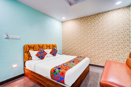 Krishnarajapura Hotel | Via Emara Inn