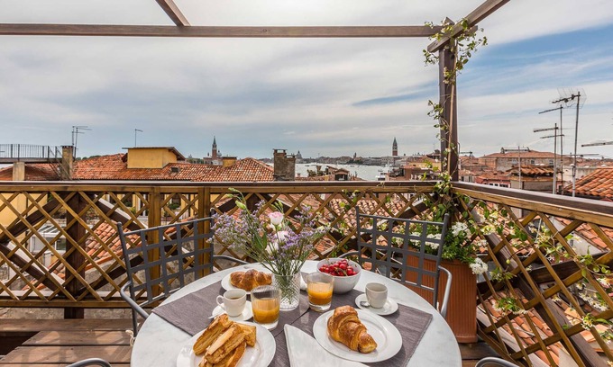 Castello Apartment | Via Garibaldi Fabulous Apartment with Stunning Altana