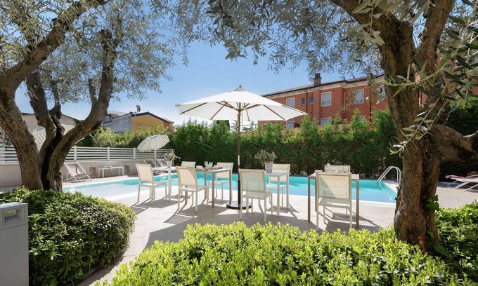 Lazise Old Town House | Vialeromadodici Rooms & Apartments