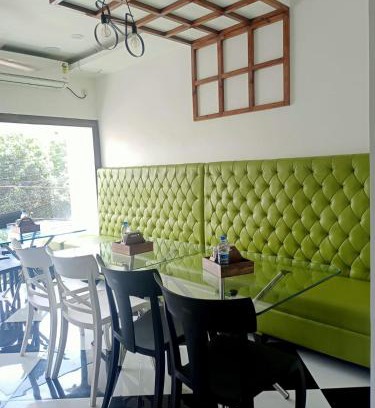 Paltan Bazaar Hotel | VIAN INN