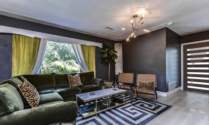 South Seminole Heights House | Vibe in the Heights-Hot Tub-Prime Location-SkeeBall