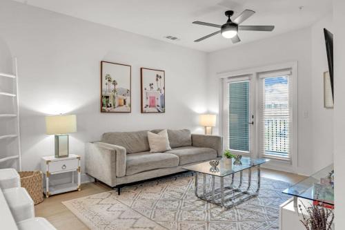 Ruskin Apartment | Vibrant 1 Bedroom Paradise Pool and Gym Bliss