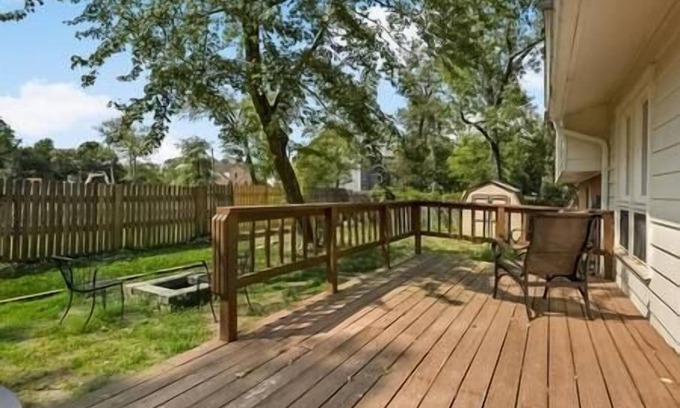 Tysons House | Vibrant | 4 bedroom | In heart of Tyson's Corner