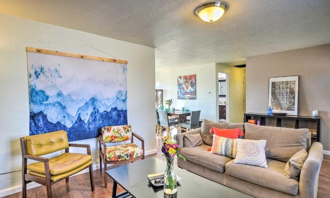 Montgomery Park House | Vibrant ABQ Adobe Den Mtn Views, Walk to Park!