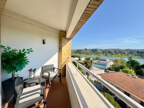 Porto Apartment | Vibrant Host - Douro View