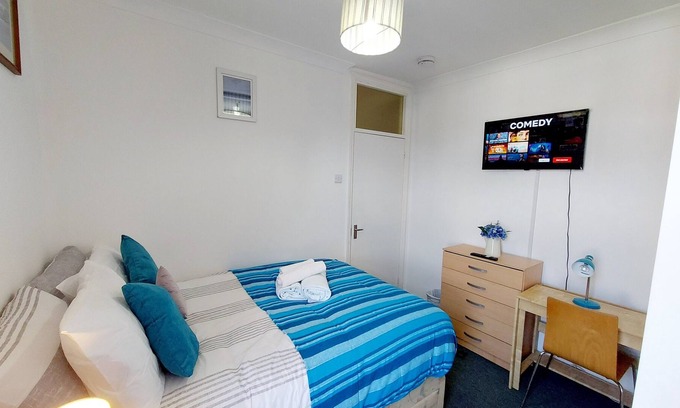 Gillingham House | Victoria Heights - Beautiful 3-Bed in Gillingham K