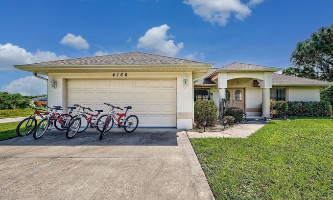 Gulf Cove House | Victoria | Pool | Bikes