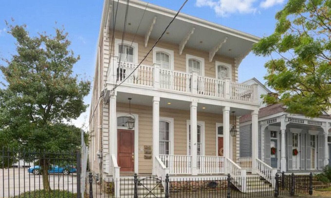 Faubourg Lafayette Apartment | Victorian Central City Apt | Near St Charles Ave