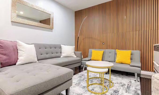 Oakland Apartment | Victorian Retreat 2Bed/1Bath, Parking, Game Room
