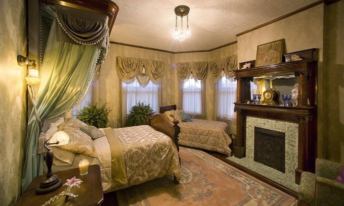 Mound City Bed & Breakfast | Victorian Splendor in So. Illinois: wallmanor.com