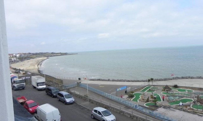 Margate House | Victorian Town House Sleeps 12, Overlooking Blue Flag Sandy Beach