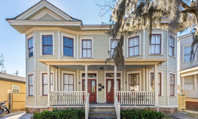 Dixon Park House | Victorian Townhouse in Savannah!